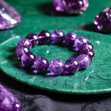Brazalete "Valeria" con perlas moradas