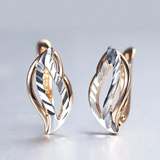 Elegantes piezas de joyería de oro y plata