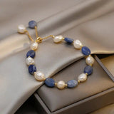 Elegantes pulseras de margaritas del océano