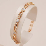 Elegante pulsera dorada