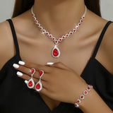 Conjunto completo de tres piezas de joyería para novias