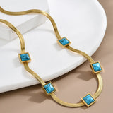 Collar dorado línea costera
