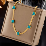 Collar dorado línea costera