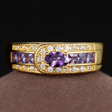 Anillo vintage dorado con zirconia rosa
