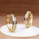 Anillos elegantes de oro con cristales