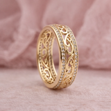 Anillo Dorado Brillante y Vacío