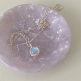 Collar de piedra lunar
