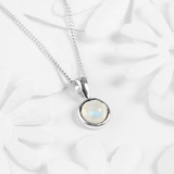 Collar de piedra lunar en plata