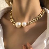 Collar con Cadena Doble de Margaritas