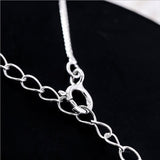 Collar con luna colgante y gato