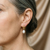 Pendientes colgantes con perlas barrocas en oro