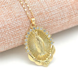 Cadena con medalla de la Virgen María