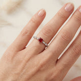 Anillo de coral de oro blanco