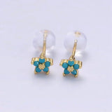 Pendientes de aro con delicado motivo floral