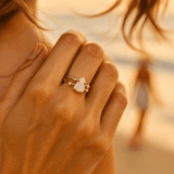Nora | Anillo de plata con piedra lunar