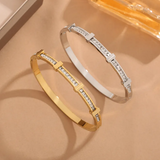 Pulsera Geométrica Abierta con Dos Capas de Circonio