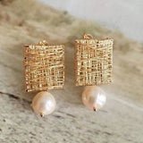 Pendientes de alambre dorado con perlas retro