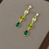 Pendientes con piedras colgantes en color verde