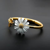 Pulsera Retro-Dorada con Margarita y Abeja