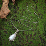 Collar retro con colgante de piedra luna
