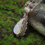 Collar retro con colgante de piedra luna