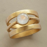Anillo Retro de Oro con piedras de luna integradas