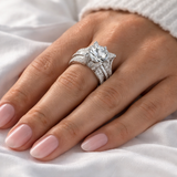 Anillo Retro con Circonitas
