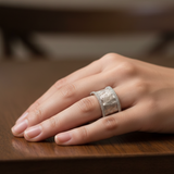 Anillo Retro con zirconia plateada