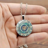 Collar retro de cuello redondo con mandalas azules