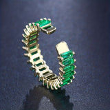 Anillo de oro y esmeralda