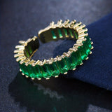 Anillo de oro y esmeralda