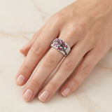 Anillo con Rubí y Flores | Oro Blanco