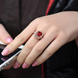 Anillo de rubí con corona de oro rosado