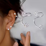 Conjunto de pendientes de lujo ligeros con esferas en espiral y strass