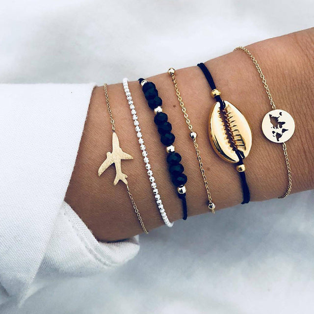 Conjunto de pulseras lujosas y brillantes