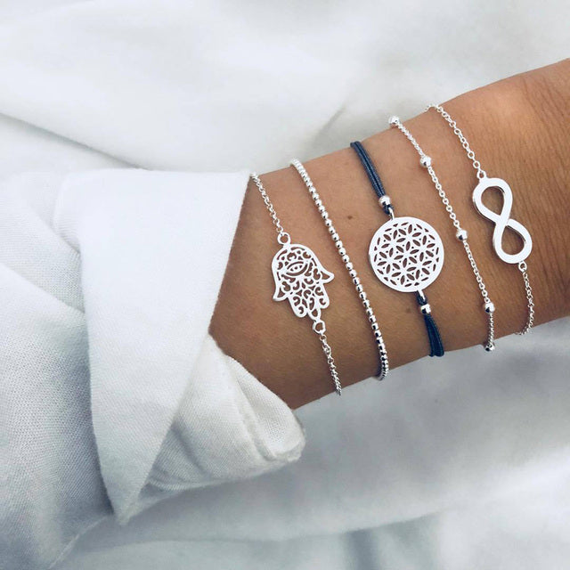 Conjunto de pulseras lujosas y brillantes