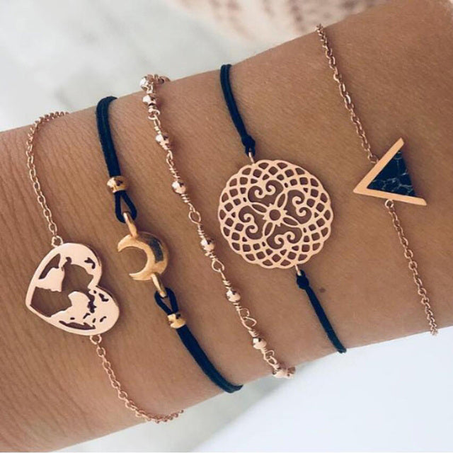 Conjunto de pulseras lujosas y brillantes