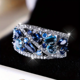 Anillo Vintage Plateado con Brillo Azul