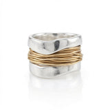 Anillo de plata con hilos de oro