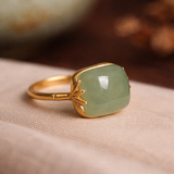 Anillo Retro Ajustable de Oro con Jade Verde