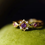 Anillo geométrico retro ajustable en oro con cristales de amatista morada