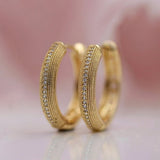 Pendientes Vintage en Oro con Diseño Elegante