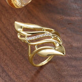 Anillo Vintage de Oro con Hoja Retorcida
