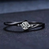 Anillo Vintage de Oro Negro con Cristal